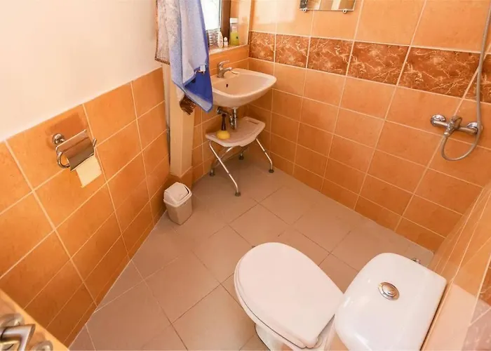 Cozy With Forest View & Bath - 10min Drive To Black Sea Apartamento Varna